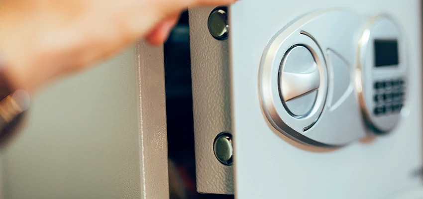 Fingerprint Safe Openers in West Sacramento, CA